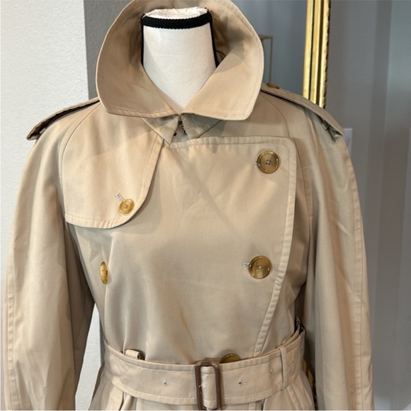 Authentic Burberry trench coat with belt - Picture 4 of 13